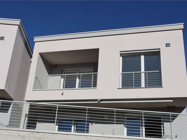 3+ bedroom apartment for sale in Uggiate Trevano
